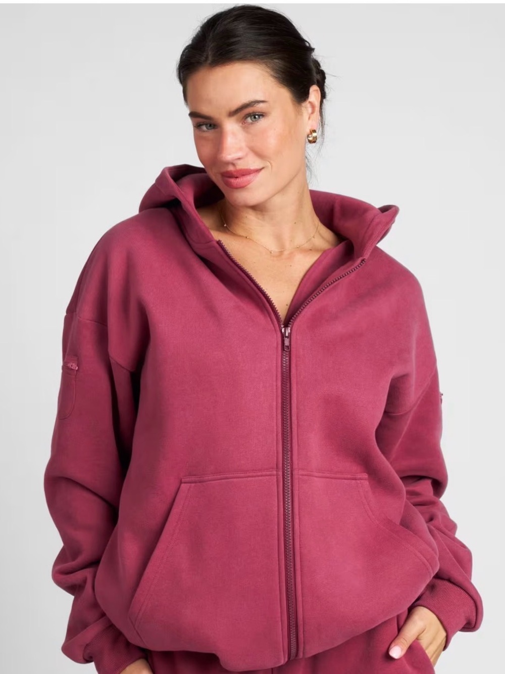 NWOT- COMFRT BERRY MED Travel Essentials Zip Hoodie